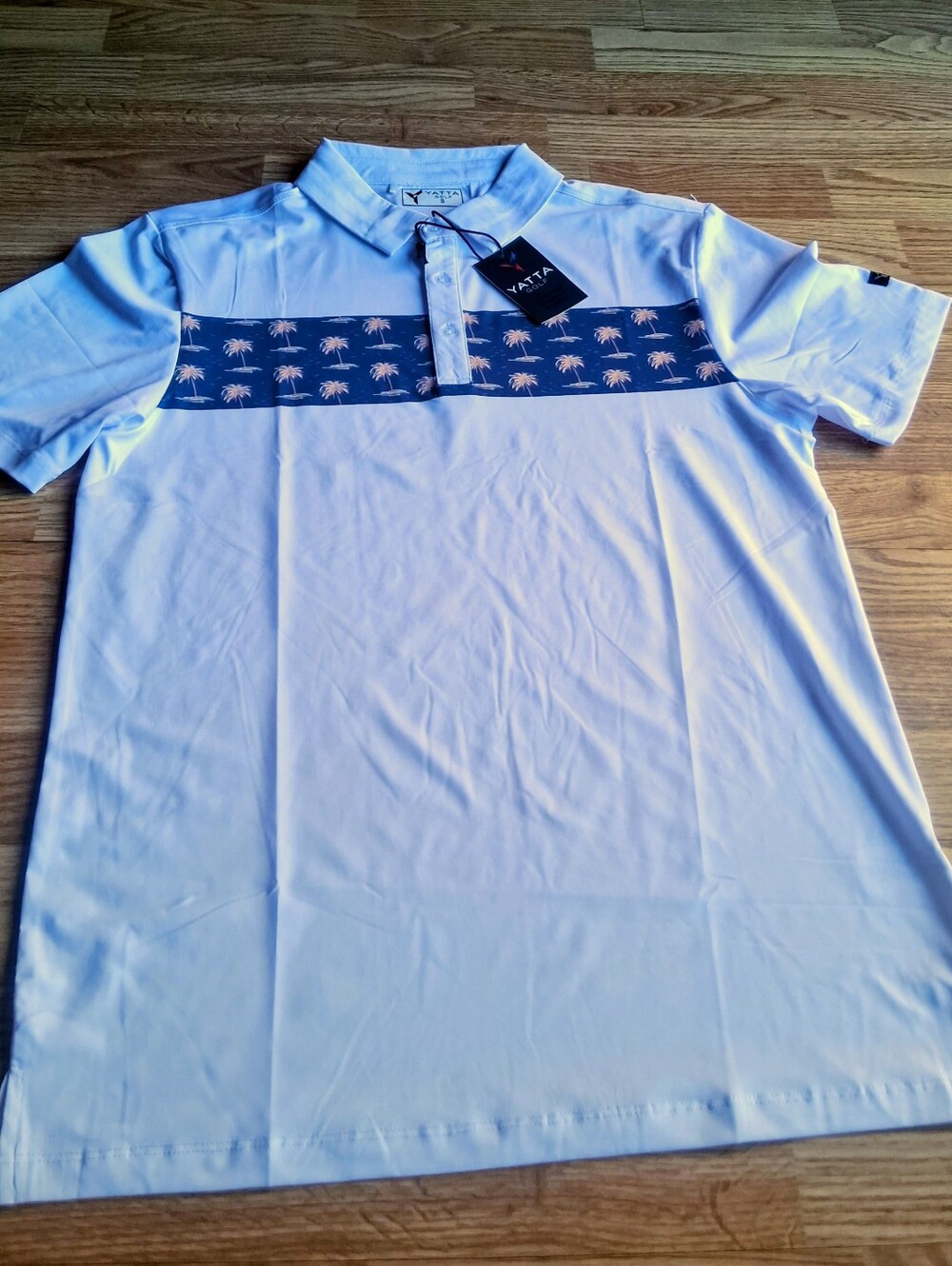 NWT YATTA mens Golf Shirt. White, Navy Blue Band With Palm Trees. Sz S
